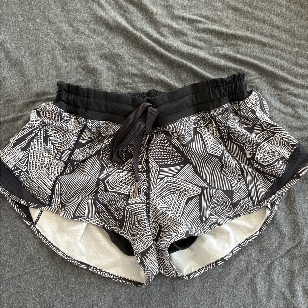 Lululemon shorts - Picture 3 of 4
